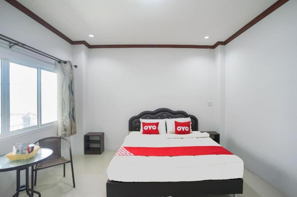 OYO 75394 Sakthong Grand Hotel Chiang Khong Buitenkant foto