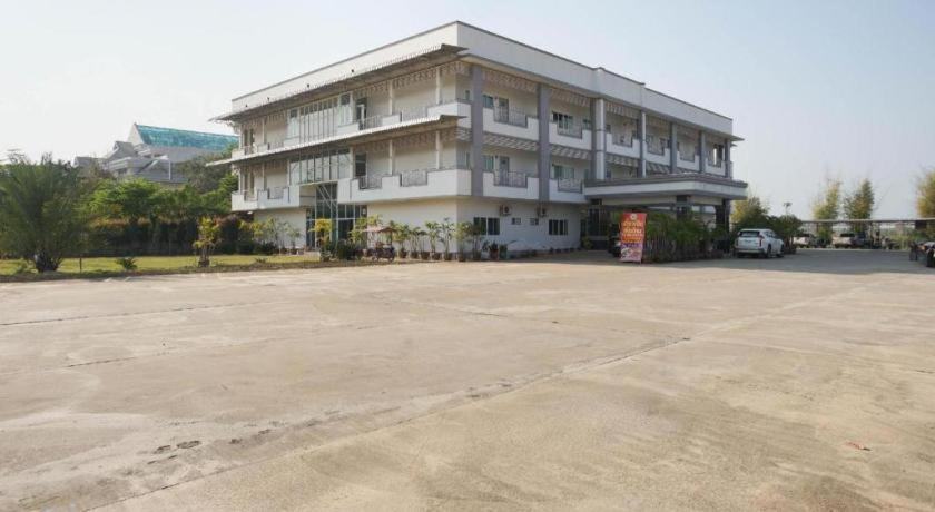 OYO 75394 Sakthong Grand Hotel Chiang Khong Buitenkant foto