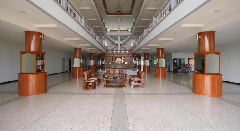 OYO 75394 Sakthong Grand Hotel Chiang Khong Buitenkant foto