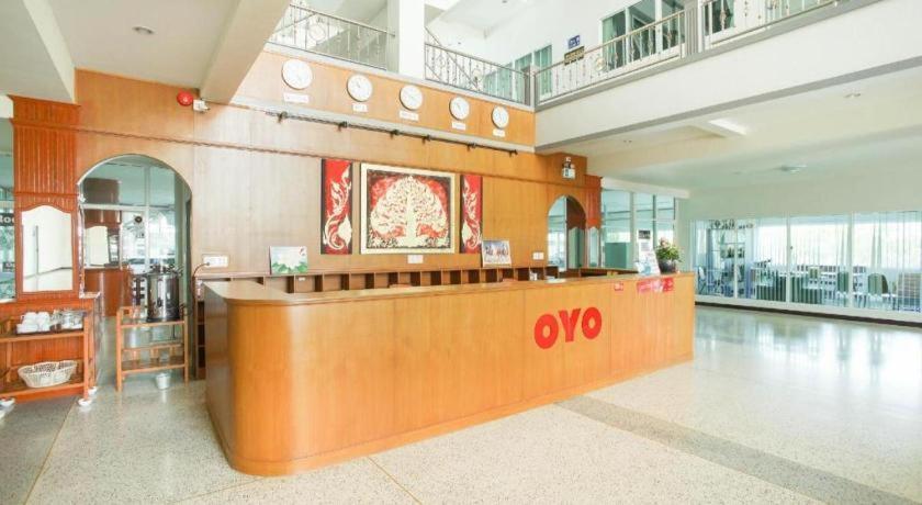 OYO 75394 Sakthong Grand Hotel Chiang Khong Buitenkant foto