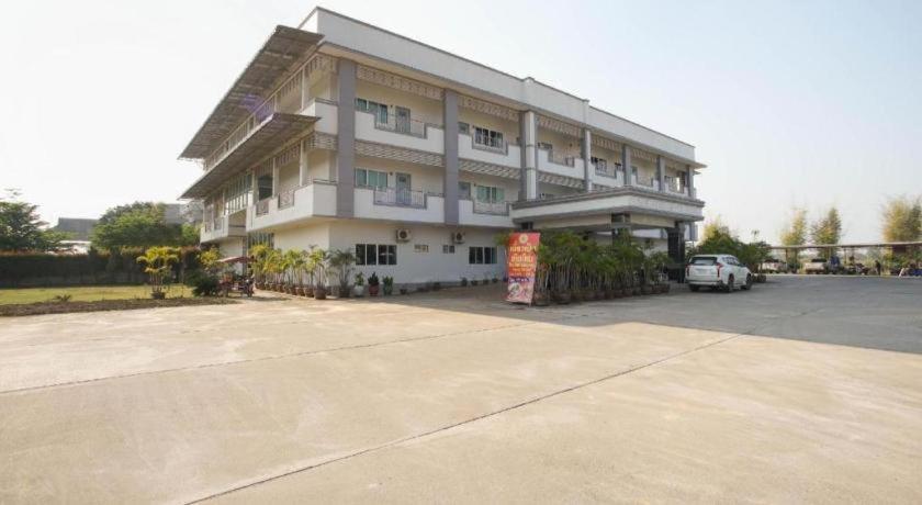 OYO 75394 Sakthong Grand Hotel Chiang Khong Buitenkant foto