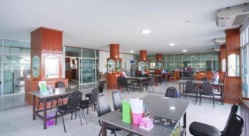 OYO 75394 Sakthong Grand Hotel Chiang Khong Buitenkant foto